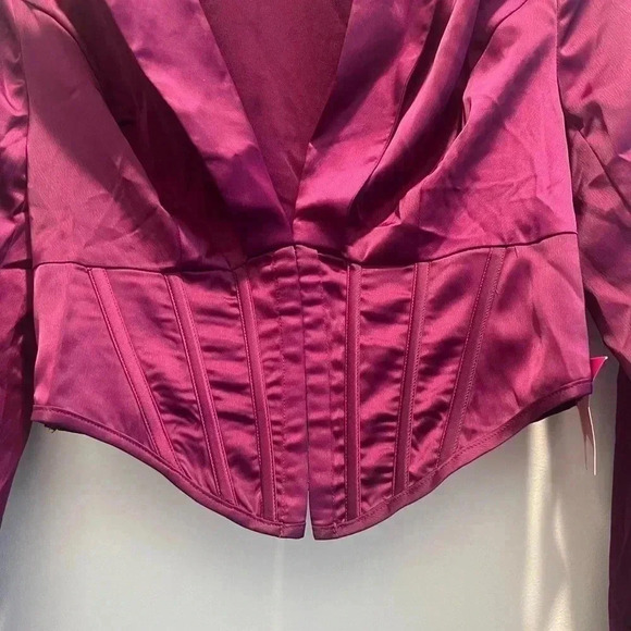 Milk & Honey Women's Magenta Cropped Jacket Open Front Pleated w/ Long Sleeve - Picture 5 of 8
